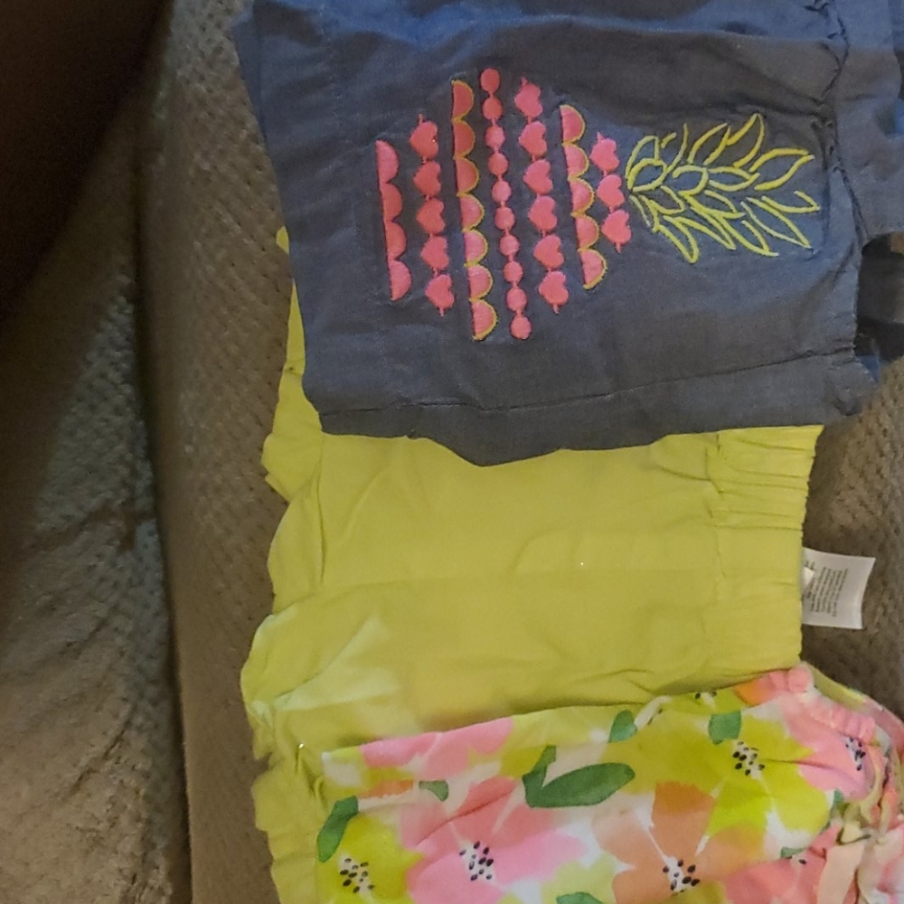 3 piece shorts and 2 tops